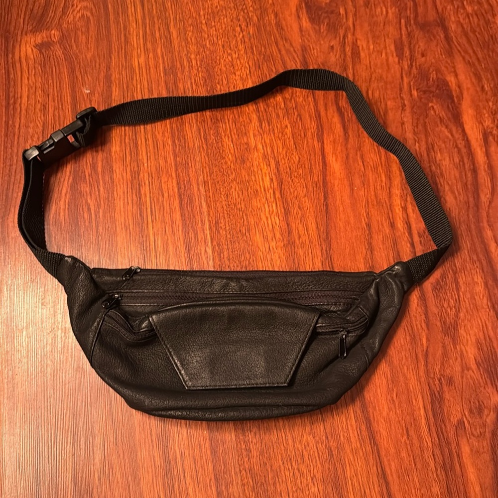 Black Fanny pack